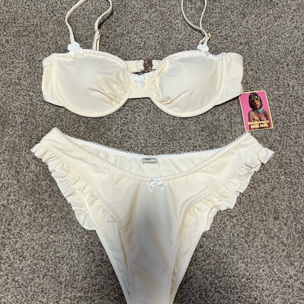 Strawberry Milk Mob Cream Bikini ✨HOST PICK✨ - Picture 2 of 3